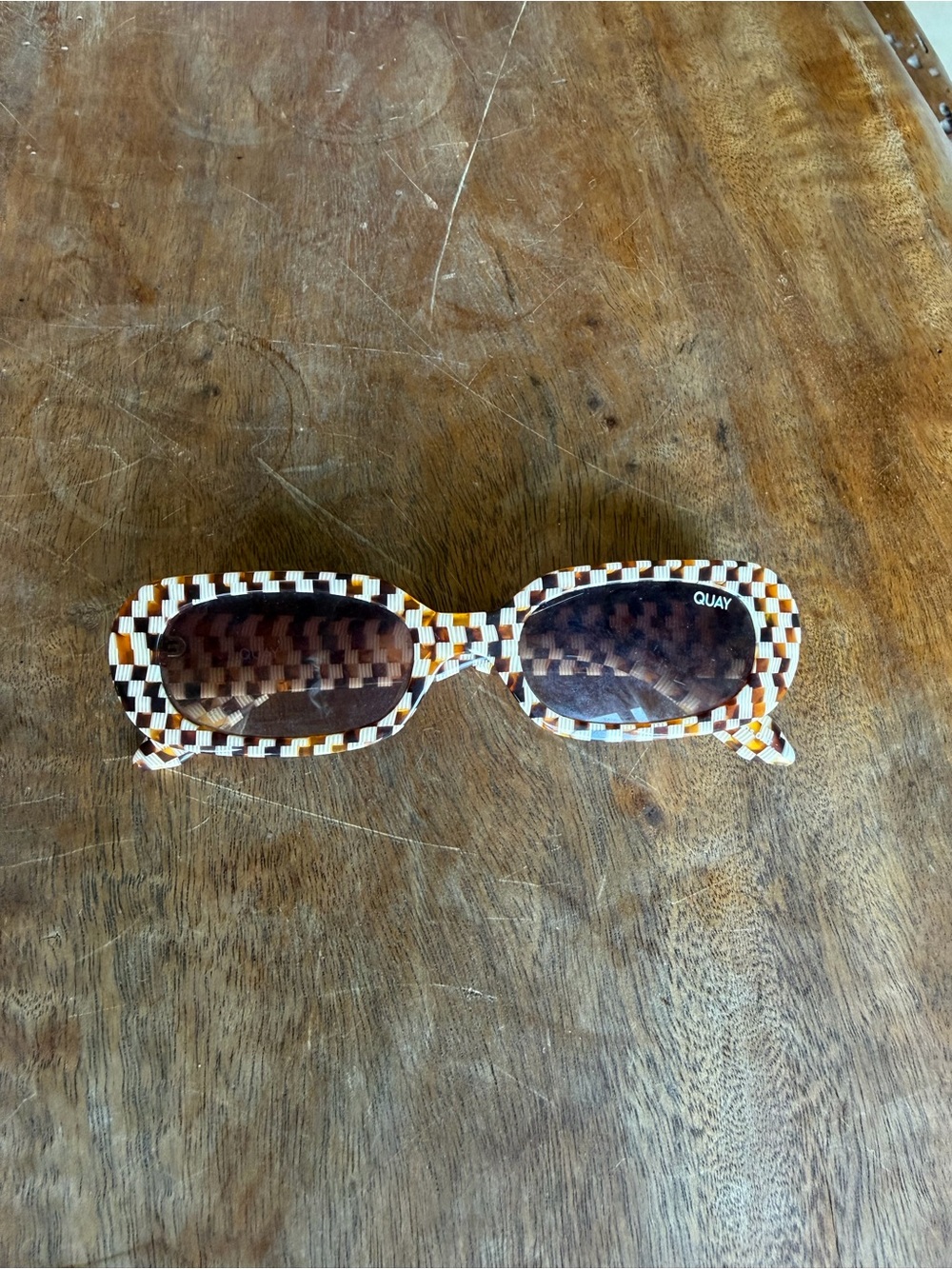 Quay Australia Checkerboard Rectangle Sunglasses - Cream & Brown